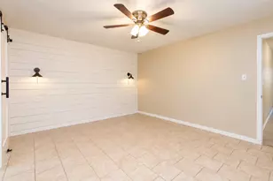 7507 Maple Ln, Baytown, TX 77521 - Photo 17