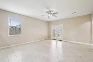 1819 Opal Peach Dr, Rosharon, TX 77583 - Photo 5