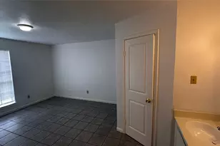 9090 S Braeswood Blvd, Houston, TX 77074 - Photo 23