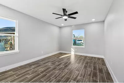 6174 Kenilwood Drive, Houston, TX 77033 - Photo 13