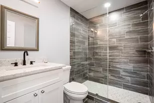 6174 Kenilwood Dr, Houston, TX 77033 - Photo 9