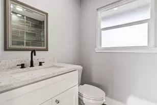 6174 Kenilwood Dr, Houston, TX 77033 - Photo 11