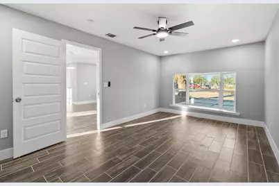 6174 Kenilwood Drive, Houston, TX 77033 - Photo 7