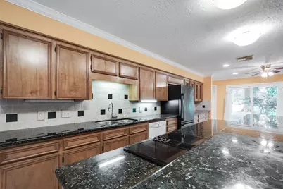 2031 Aloft Court, Crosby, TX 77532 - Photo 15