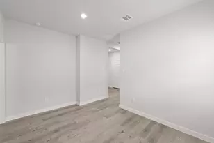 469 Shoreview Dr, Conroe, TX 77303 - Photo 9