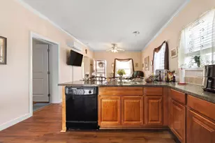 7018 N Martin Luther King Ave, Hitchcock, TX 77563 - Photo 9