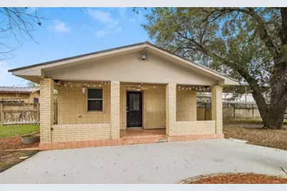 404 Glen Oaks, Cuero, TX 77954 - Photo 3
