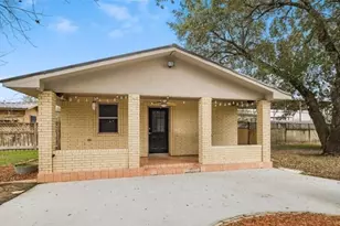 404 Glen Oaks, Cuero, TX 77954 - Photo 3