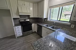 1 Linda Ln, West Columbia, TX 77486 - Photo 5