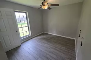 1 Linda Ln, West Columbia, TX 77486 - Photo 9