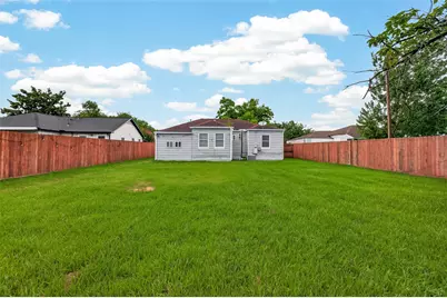 10914 La Crosse Street, Jacinto City, TX 77029 - Photo 13
