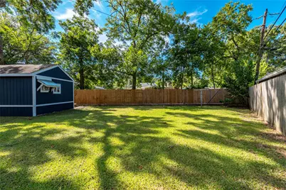 2808 Magnolia Drive, La Marque, TX 77568 - Photo 3