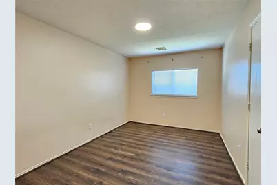 9119 Regents Cove Court, Houston, TX 77099 - Photo 9