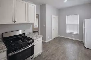 511 W Cleveland St, Alvin, TX 77511 - Photo 1