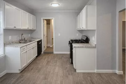 511 W Cleveland St #2, Alvin, TX 77511 - Photo 3