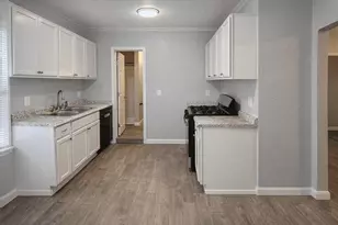 511 W Cleveland St, Alvin, TX 77511 - Photo 3