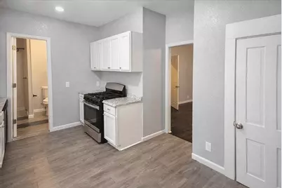 511 W Cleveland St #2, Alvin, TX 77511 - Photo 5