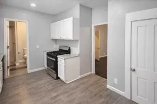 511 W Cleveland St, Alvin, TX 77511 - Photo 5