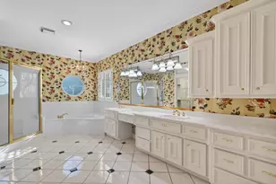 5 Briarwood Dr E, Conroe, TX 77301 - Photo 29