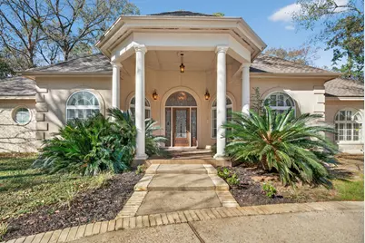 5 Briarwood Drive E, Conroe, TX 77301 - Photo 11