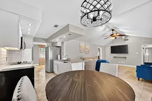 9402 Meadowcroft Dr, Houston, TX 77063 - Photo 17