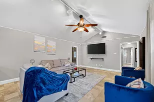 9402 Meadowcroft Dr, Houston, TX 77063 - Photo 13