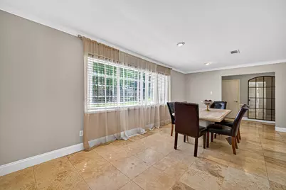 9402 Meadowcroft Drive, Houston, TX 77063 - Photo 7