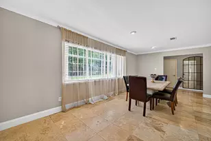 9402 Meadowcroft Dr, Houston, TX 77063 - Photo 7