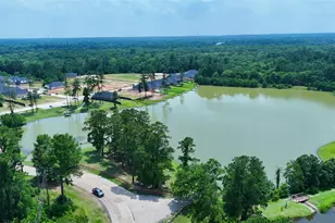 12187 Ridge Top Dr, Conroe, TX 77304 - Photo 23