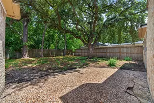 13918 Wickersham Ln, Houston, TX 77077 - Photo 37
