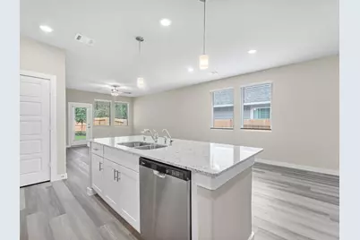 2010 W Darlington Oaks Court, Conroe, TX 77304 - Photo 9