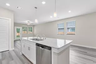 2010 W Darlington Oaks Ct, Conroe, TX 77304 - Photo 9