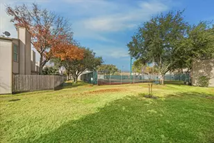 880 Tully Rd, Houston, TX 77079 - Photo 5