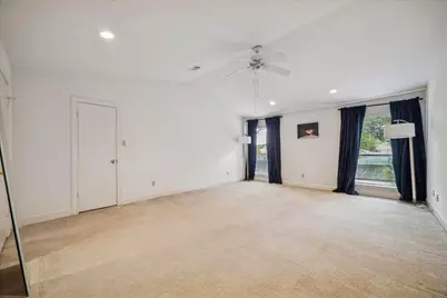880 Tully Road #13, Houston, TX 77079 - Photo 15