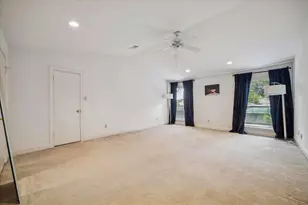 880 Tully Rd, Houston, TX 77079 - Photo 15