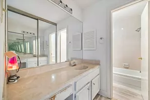 880 Tully Rd, Houston, TX 77079 - Photo 19