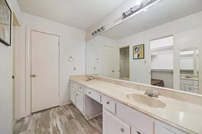 880 Tully Road #13, Houston, TX 77079 - Photo 17