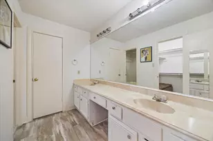 880 Tully Rd, Houston, TX 77079 - Photo 17