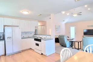 4015 Navarro Dr, Galveston, TX 77554 - Photo 5