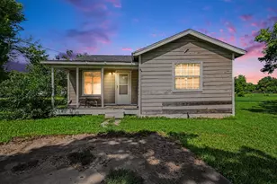 1724 N Ave S, Freeport, TX 77541 - Photo 1