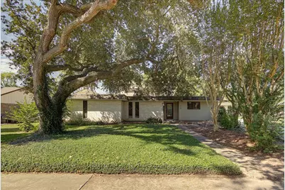 118 Lily Street, Lake Jackson, TX 77566 - Photo 1