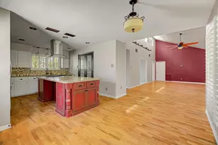 118 Lily St, Lake Jackson, TX 77566 - Photo 13