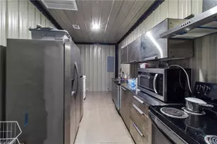 4558 Hicks Ln, Bryan, TX 77845 - Photo 41