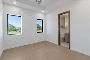 4558 Hicks Ln, Bryan, TX 77845 - Photo 17