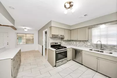 8119 Concho St Street, Houston, TX 77036 - Photo 7