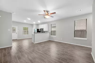 24750 Russet Bluff Trail, Houston, TX 77336 - Photo 5