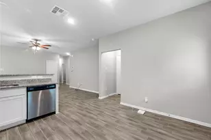 24750 Russet Bluff Trl, Houston, TX 77336 - Photo 9