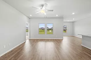 243 Magnolia Laurel Dr, Alvin, TX 77511 - Photo 11