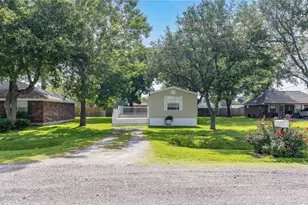 518 Elena Ln, Highlands, TX 77562 - Photo 19