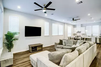 2804 Grand Fountains Drive #C, Houston, TX 77054 - Photo 15